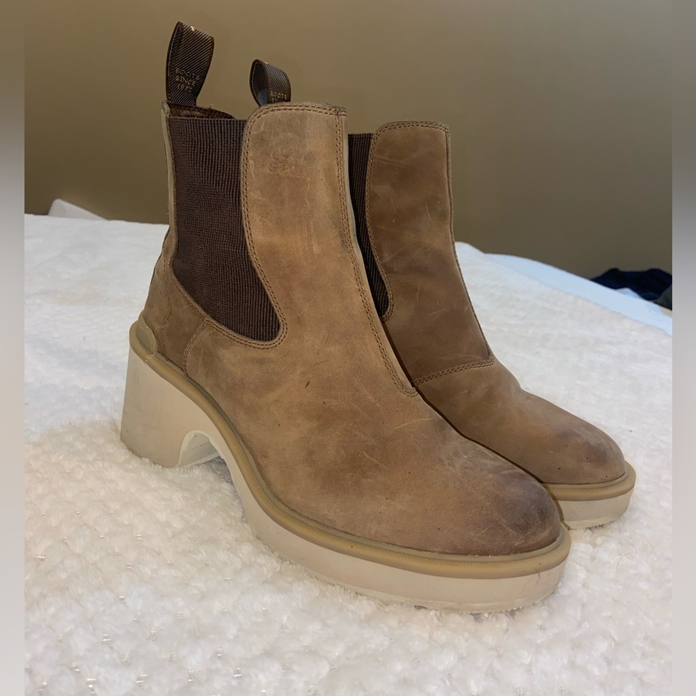SOREL women’s boots size 10